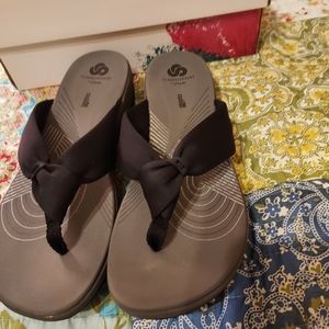 Cloudsteppers by Clark Flip Flops/Sandals
